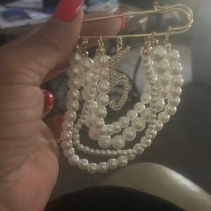 Elegant Gold and Pearl Women Jewelry